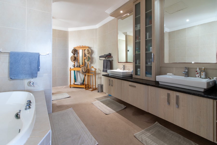 4 Bedroom Property for Sale in West Beach Eastern Cape